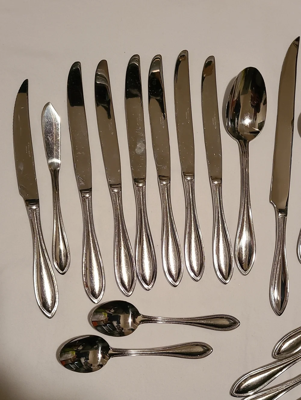Wallace 18/10 Indonesia Silver Flatware, 19 Pieces Beaded Edge Teardrop